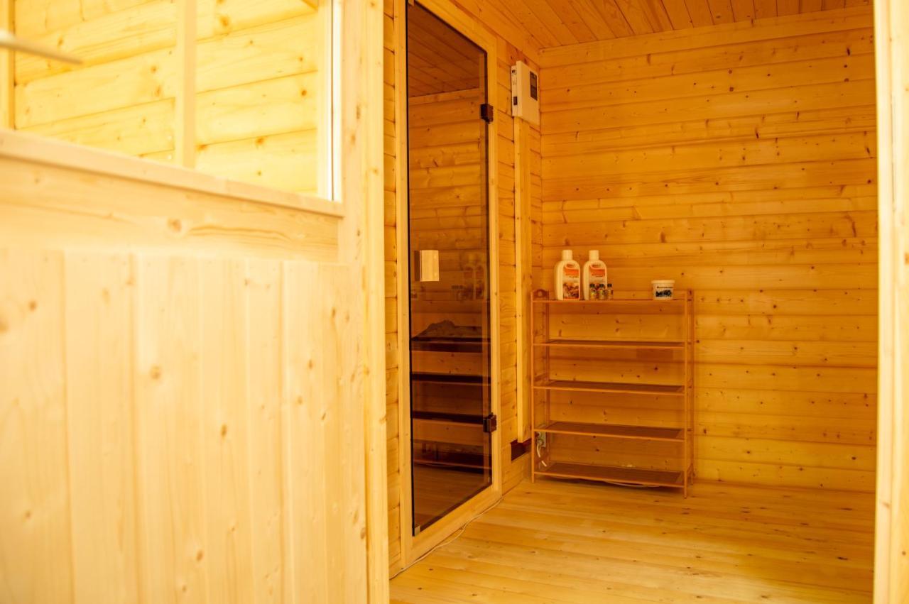 Wellnessoase Mitten In Triberg Triberg im Schwarzwald Exterior foto